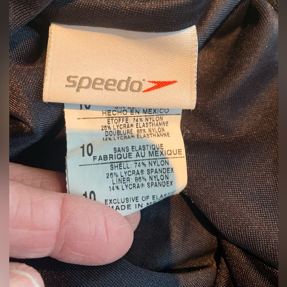 Speedo (Size 10) Black Ombré Ultraback 1 Piece Swimsuit; Bust 39; Waist 31 con’t - Picture 5 of 5